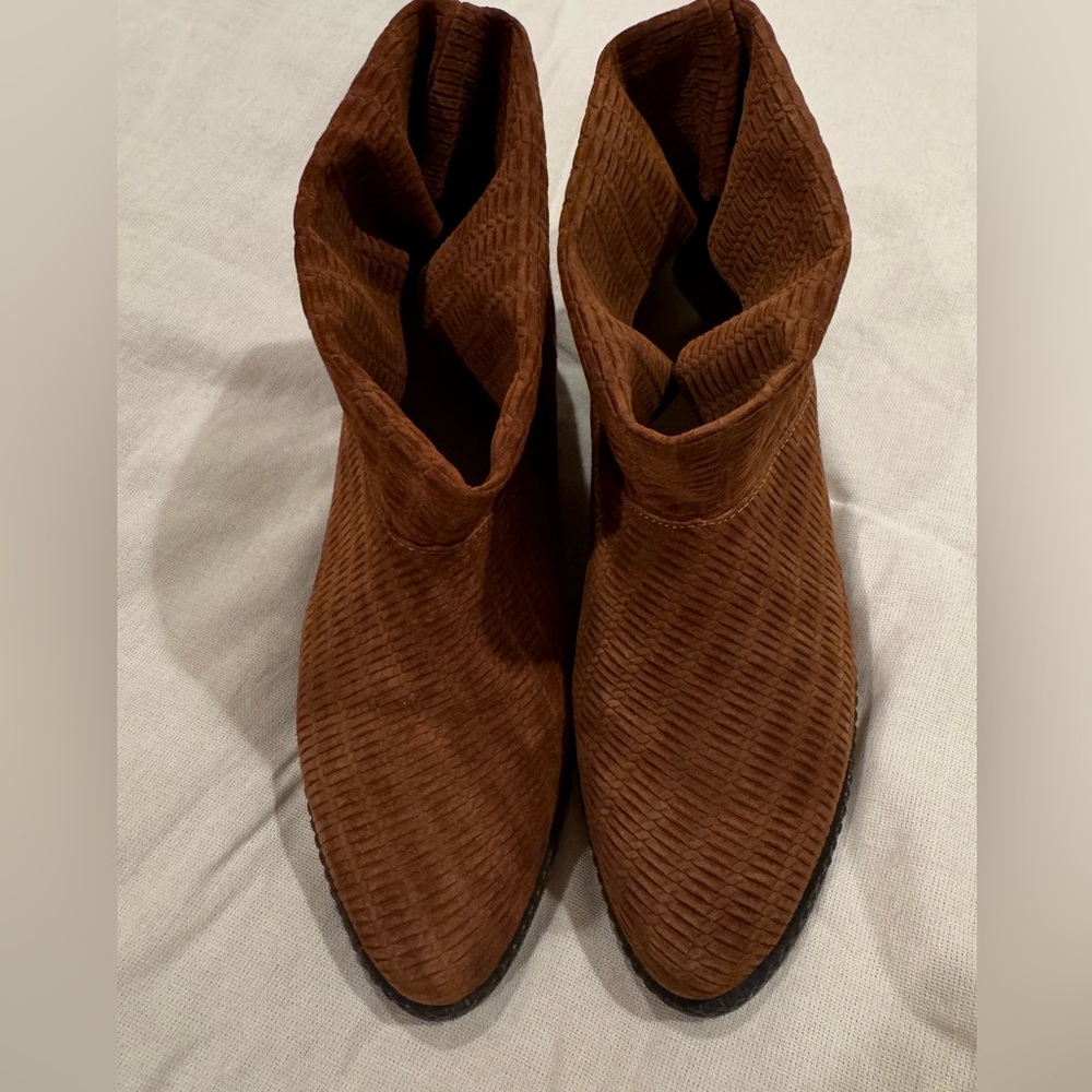 Joe’s brown suede slouchy short boots size 10
